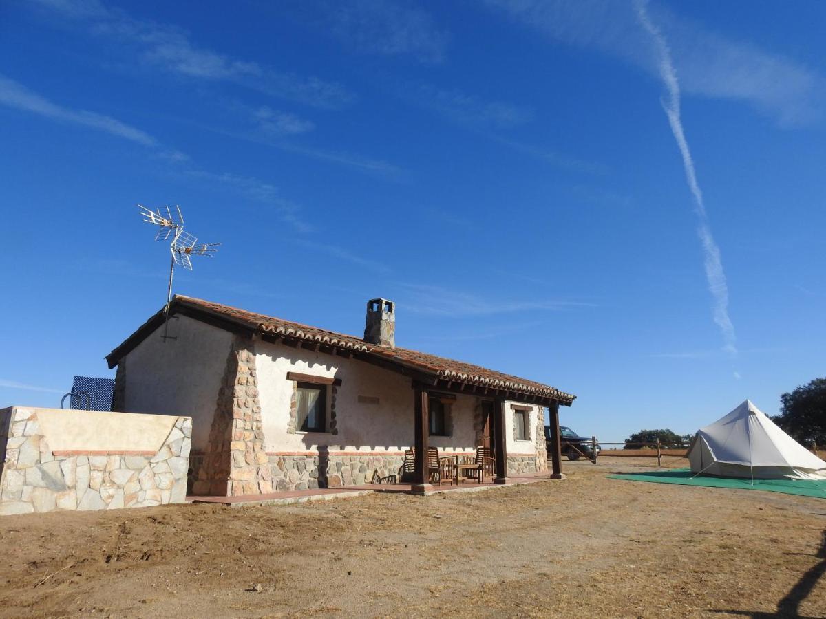 Eco-Lodge En La Reserva Privada Campanarios De Azaba - Proyecto De Conservacion Espeja Kültér fotó