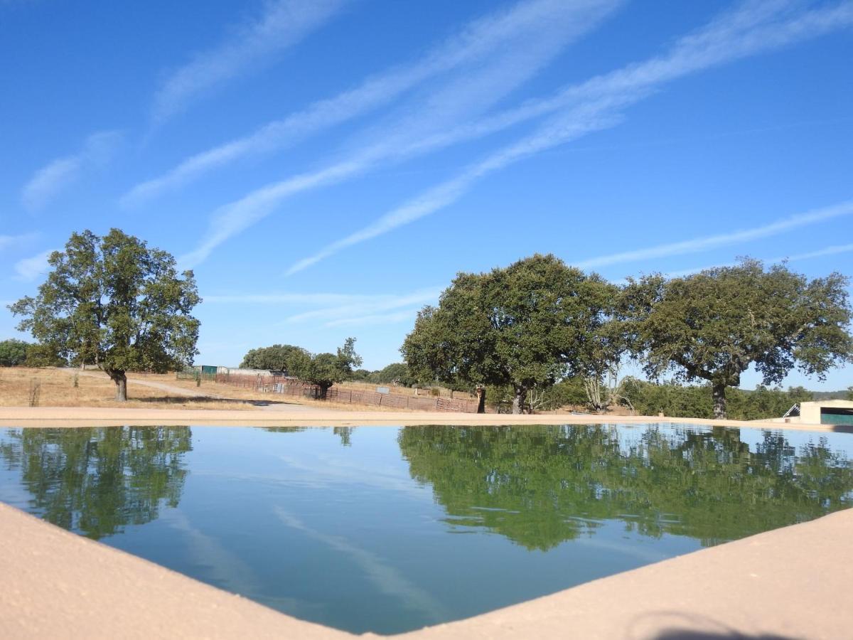 Eco-Lodge En La Reserva Privada Campanarios De Azaba - Proyecto De Conservacion Espeja Kültér fotó