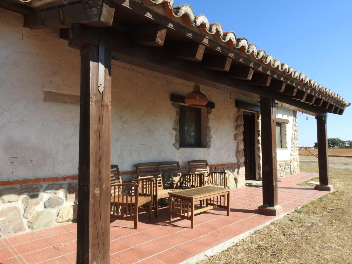 Eco-Lodge En La Reserva Privada Campanarios De Azaba - Proyecto De Conservacion Espeja Kültér fotó