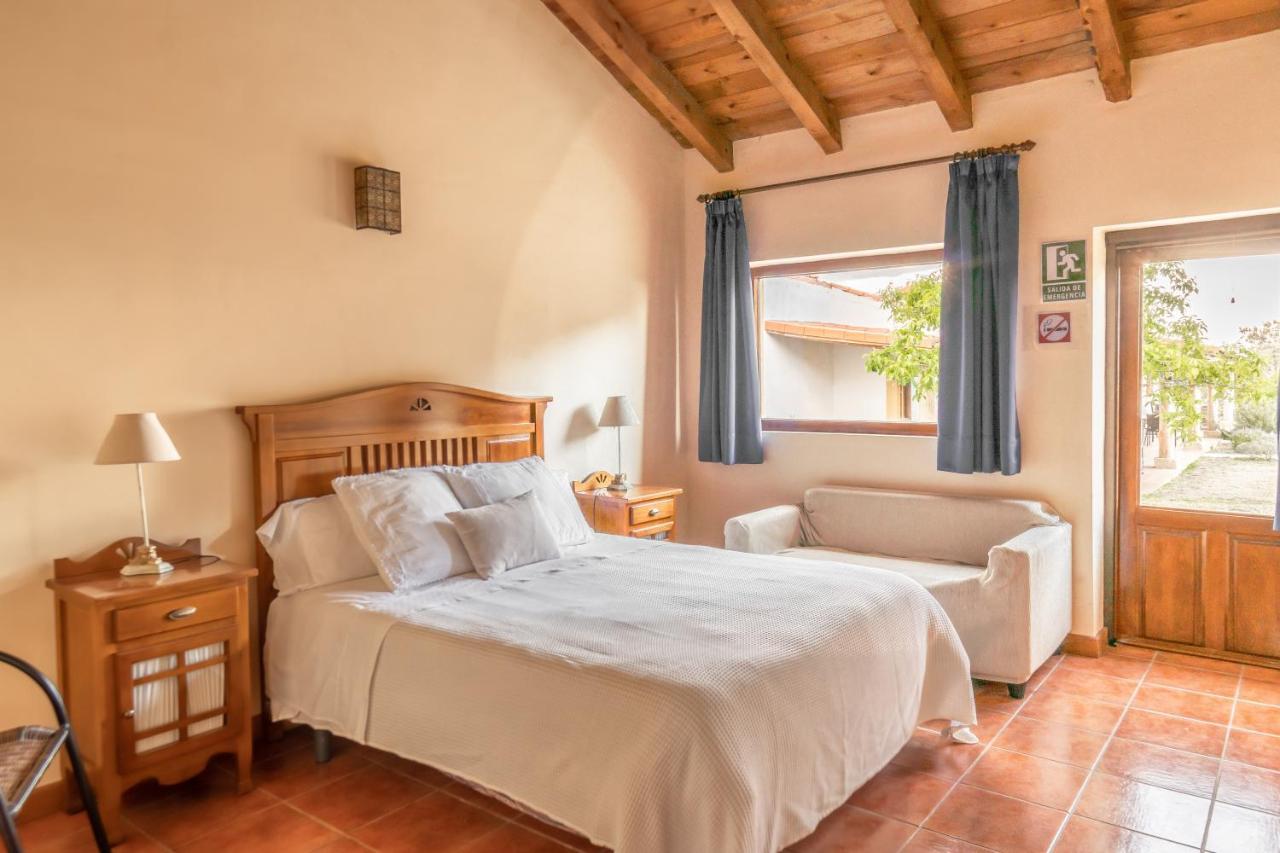 Eco-Lodge En La Reserva Privada Campanarios De Azaba - Proyecto De Conservacion Espeja Kültér fotó