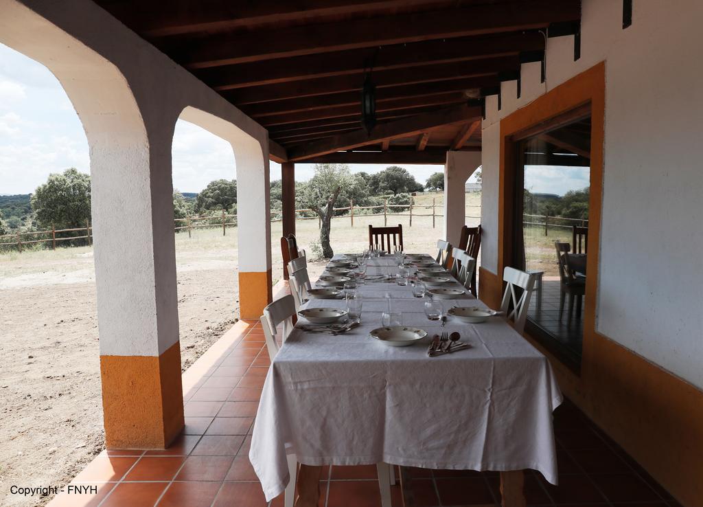 Eco-Lodge En La Reserva Privada Campanarios De Azaba - Proyecto De Conservacion Espeja Kültér fotó